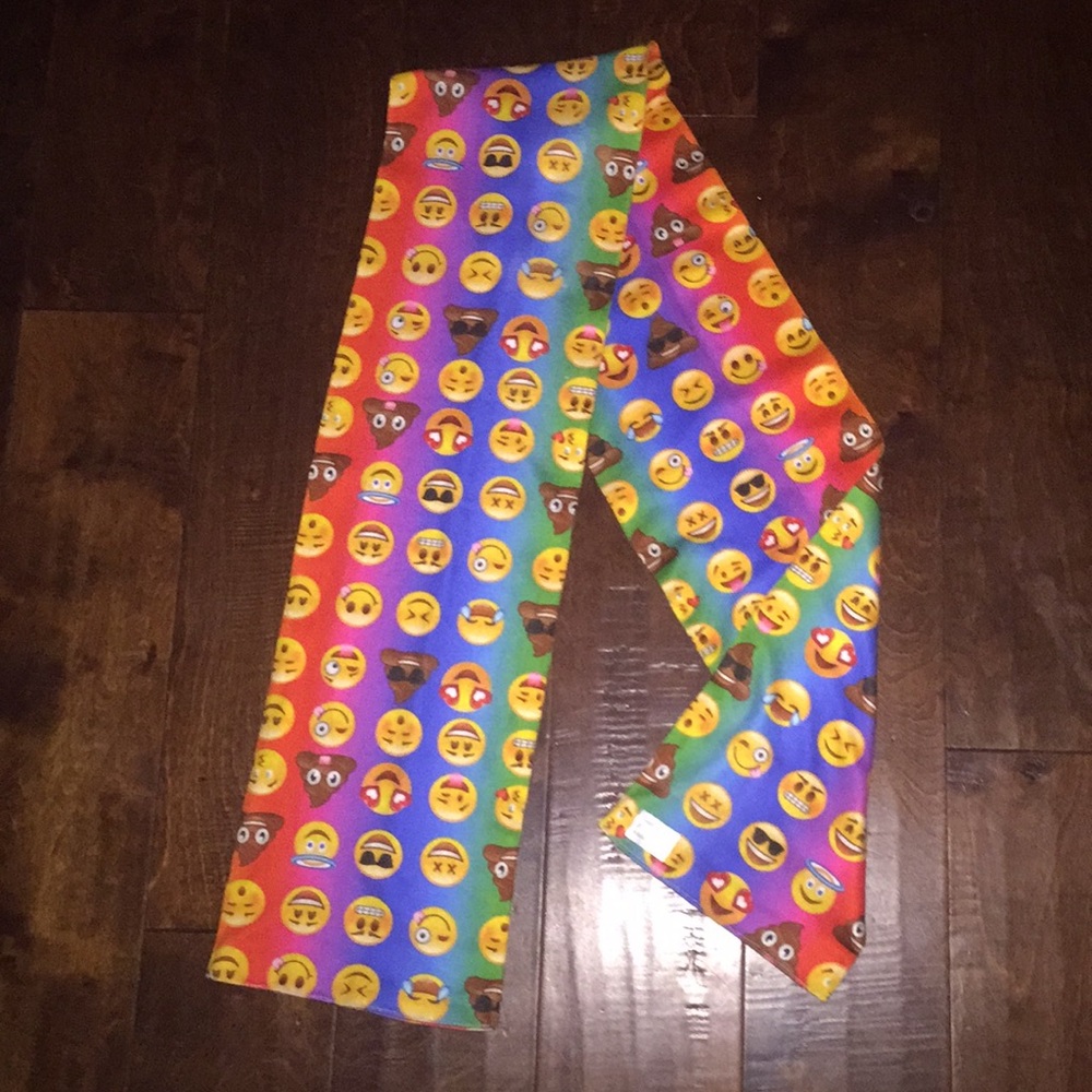 Emoji scarf